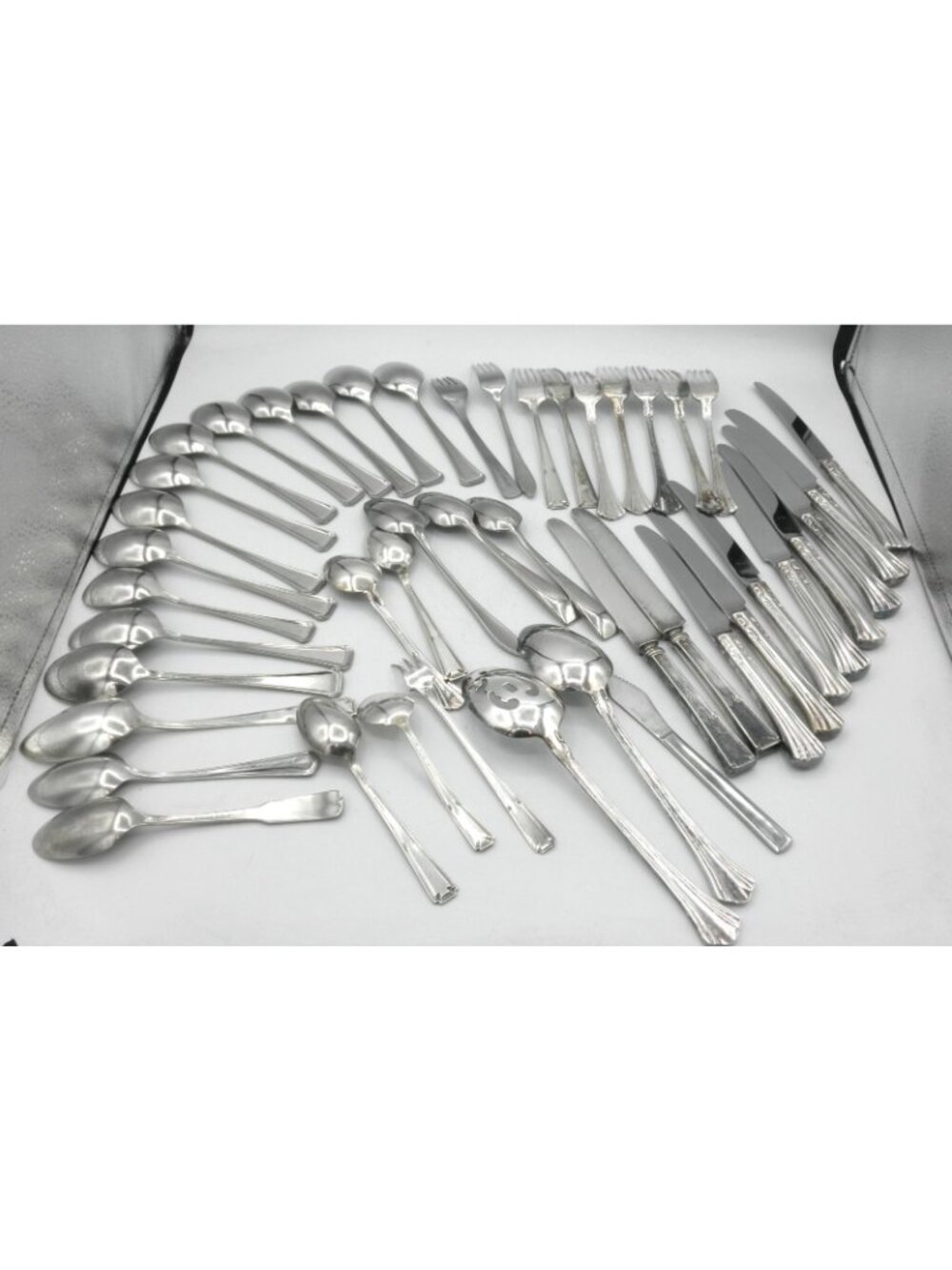 45 Piece (Some Vintage) Craft Silverplate and Stainless Steel Flatware Mixed Lot - Picture 2 of 8